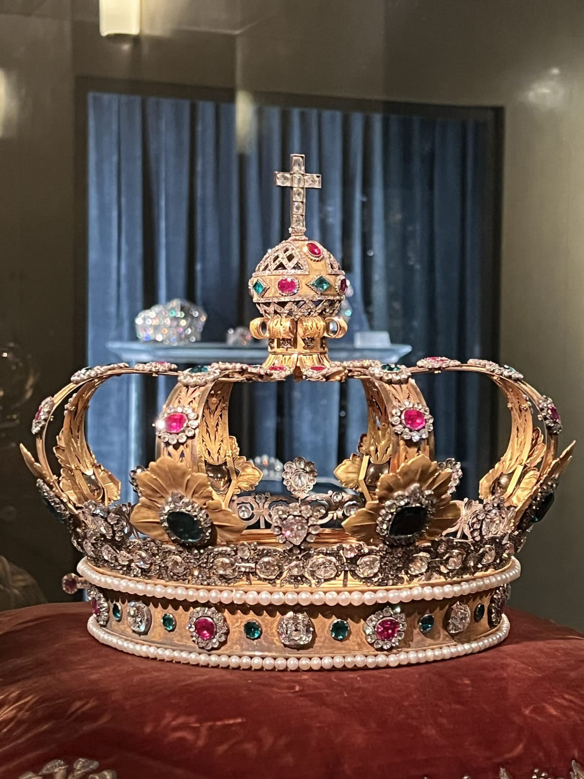 Europe Day 12: Munich - Glockenspiel, Residenz Museum & Beer